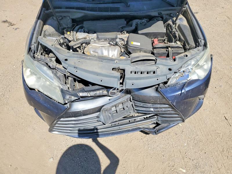 55593546 :رقم المزاد ، 4T1BF1FK5FU997435 vin ، 2015 Toyota Camry مزاد بيع