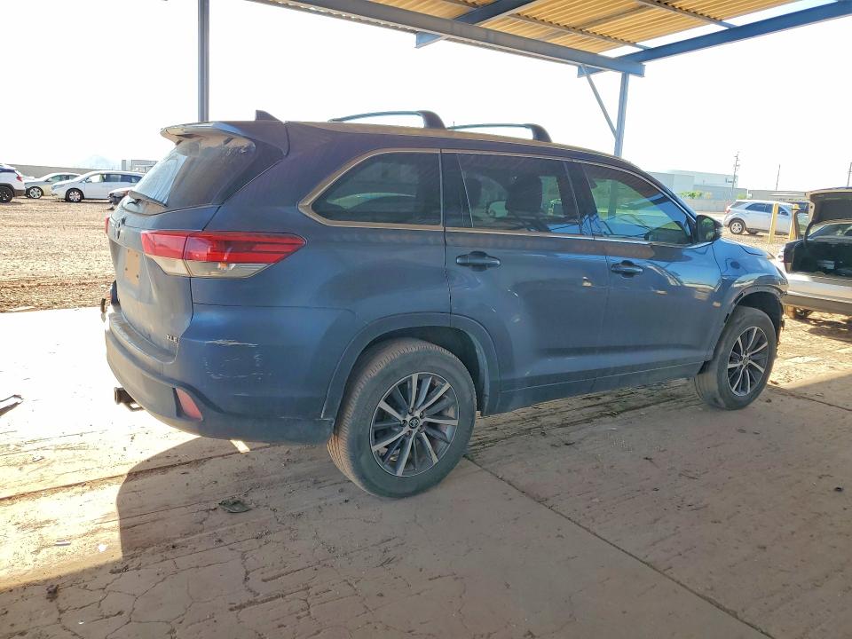 Продажа на аукционе авто 2017 Toyota Highlander, vin: 5TDKZRFH8HS217336, номер лота: 54544516