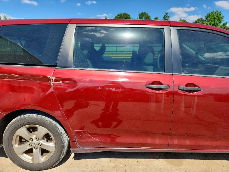 55891606 :رقم المزاد ، 5TDZK3DC9DS281841 vin ، 2013 Toyota Sienna مزاد بيع