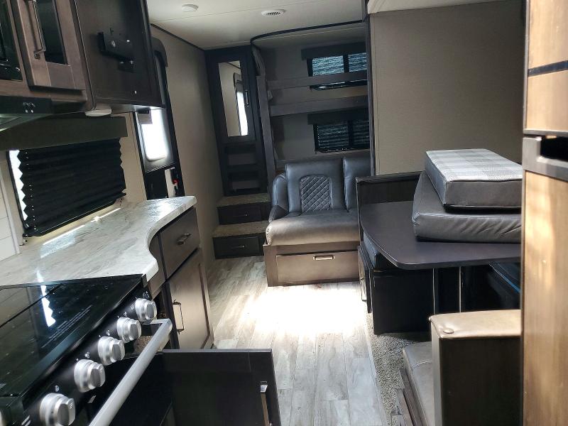 54421686 :رقم المزاد ، 573TT3327MDD00700 vin ، 2021 Grand Design Recreational Vehicle (rv) مزاد بيع