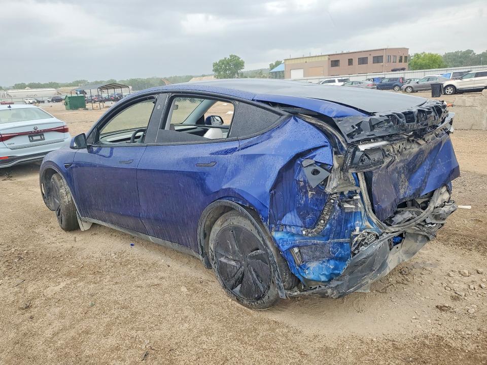 58561256 :رقم المزاد ، 7SAYGDEE2TF424766 vin ، 2026 Tesla Model Y مزاد بيع