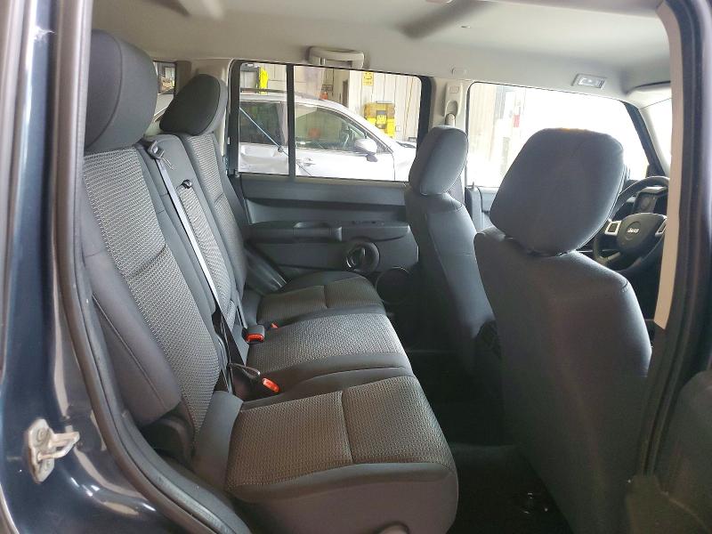 57010016 :رقم المزاد ، 1J8HG48NX8C159200 vin ، 2008 Jeep Commander مزاد بيع
