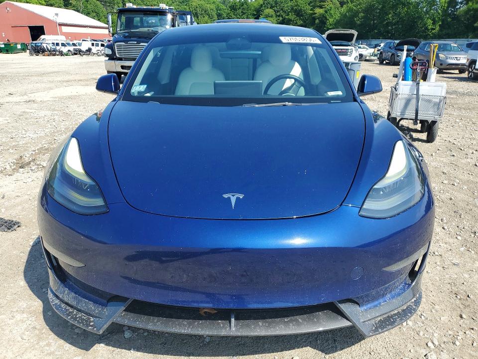 57063856 :رقم المزاد ، 5YJ3E1EC3NF198329 vin ، 2022 Tesla Model 3 مزاد بيع