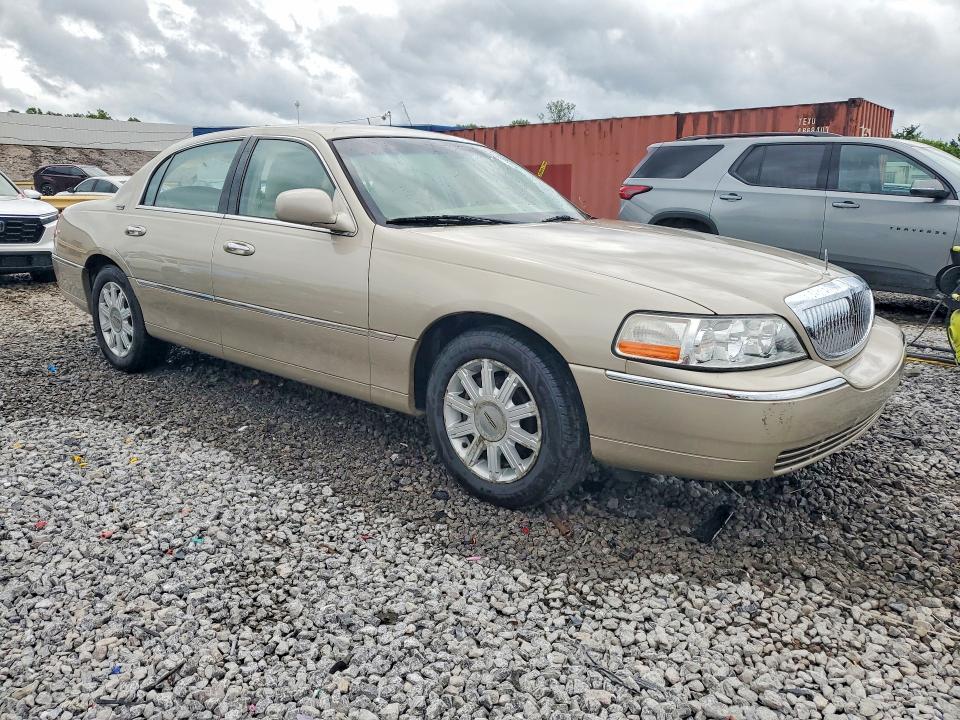 57831496 :رقم المزاد ، 2LNBL8CV7BX754860 vin ، 2011 Lincoln Town Car مزاد بيع