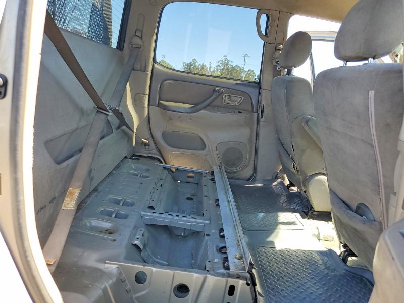 56288146 :رقم المزاد ، 5TBET34105S465408 vin ، 2005 Toyota Tundra مزاد بيع