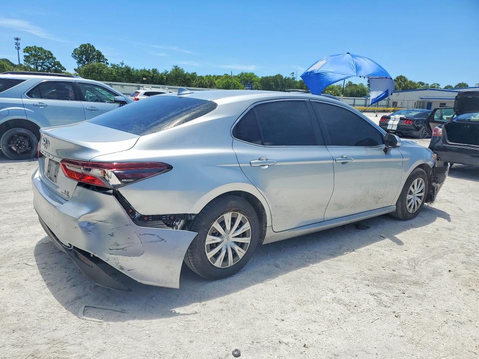 56293356 :رقم المزاد ، 4T1C31AK7NU584189 vin ، 2022 Toyota Camry مزاد بيع