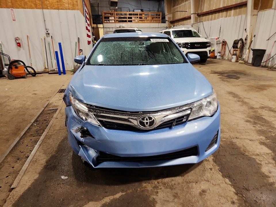 85624745 :رقم المزاد ، 4T1BF1FK5CU563642 vin ، 2012 Toyota Camry مزاد بيع