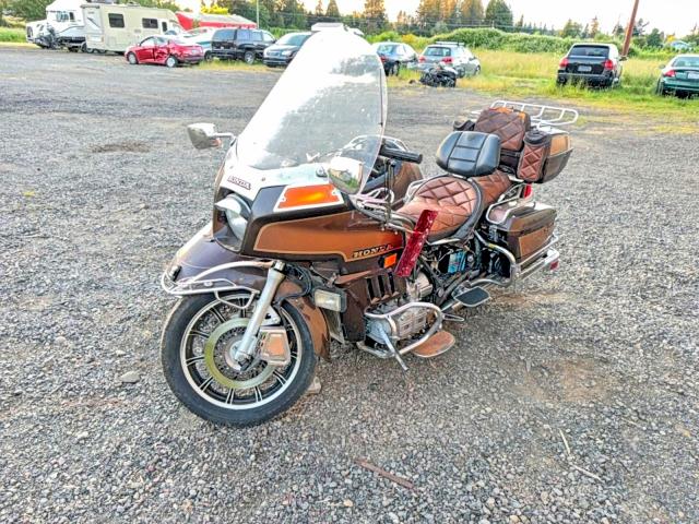 56183016 :رقم المزاد ، 1HFSC0221DA328290 vin ، 1983 Honda Gl1100 مزاد بيع
