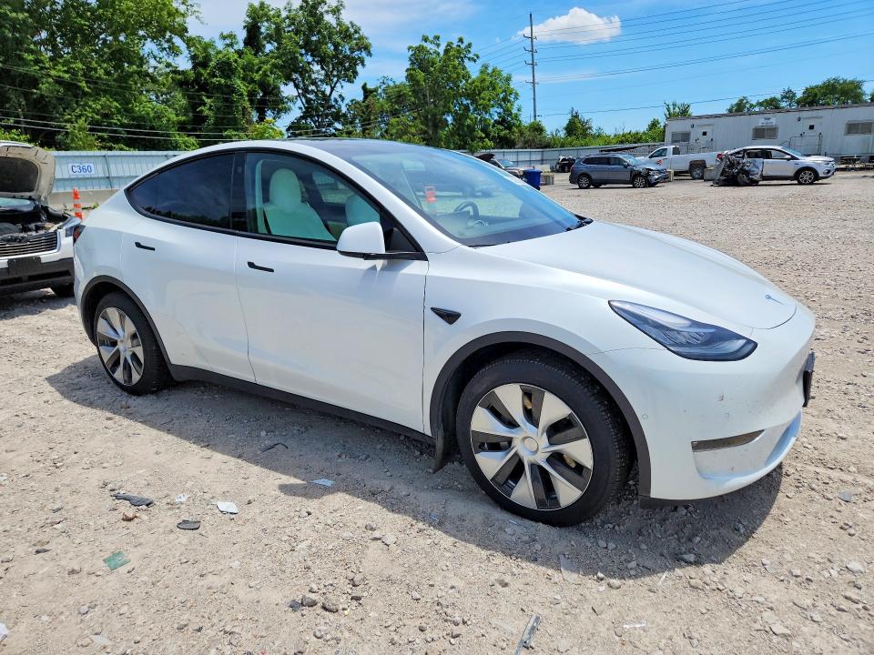 58229236 :رقم المزاد ، 5YJYGDEE7MF210323 vin ، 2020 Tesla Model  Y مزاد بيع
