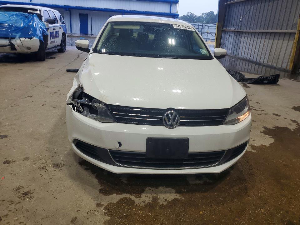 57010836 :رقم المزاد ، 3VWDX7AJ6DM373024 vin ، 2013 Volkswagen Jetta مزاد بيع