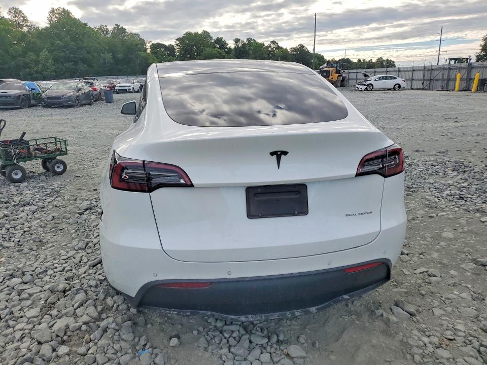 Продаж на аукціоні авто 2021 Tesla Model Y, vin: 5YJYGAEE1MF195414, номер лоту: 56985516