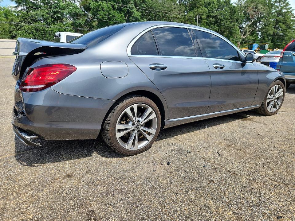 55712646 :رقم المزاد ، W1KWF8DB5MR618750 vin ، 2021 Mercedes-benz C مزاد بيع