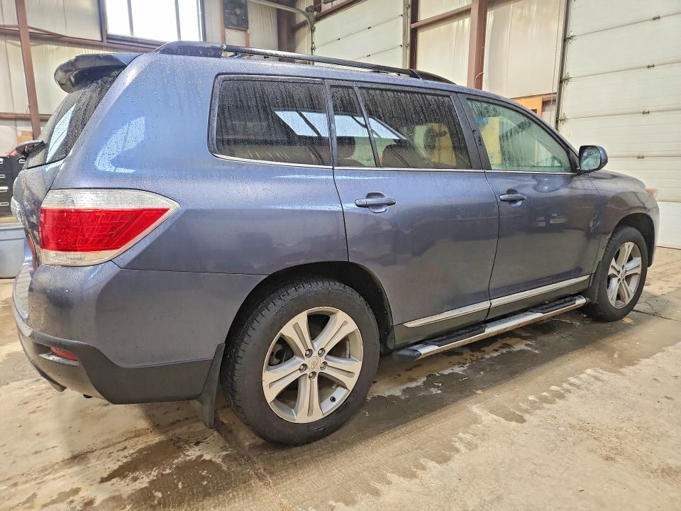 2012 Toyota Highlander მანქანა იყიდება აუქციონზე, vin: 5TDBK3EH3CS142427, აუქციონის ნომერი: 54634406