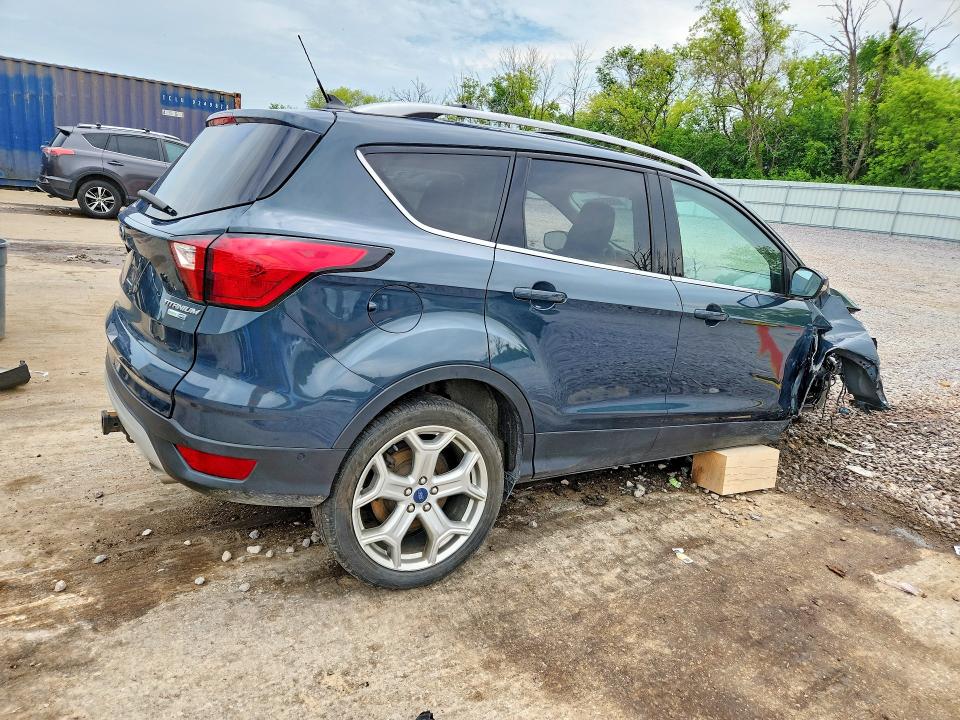 2019 Ford Escape მანქანა იყიდება აუქციონზე, vin: 1FMCU9J91KUC25036, აუქციონის ნომერი: 55950316