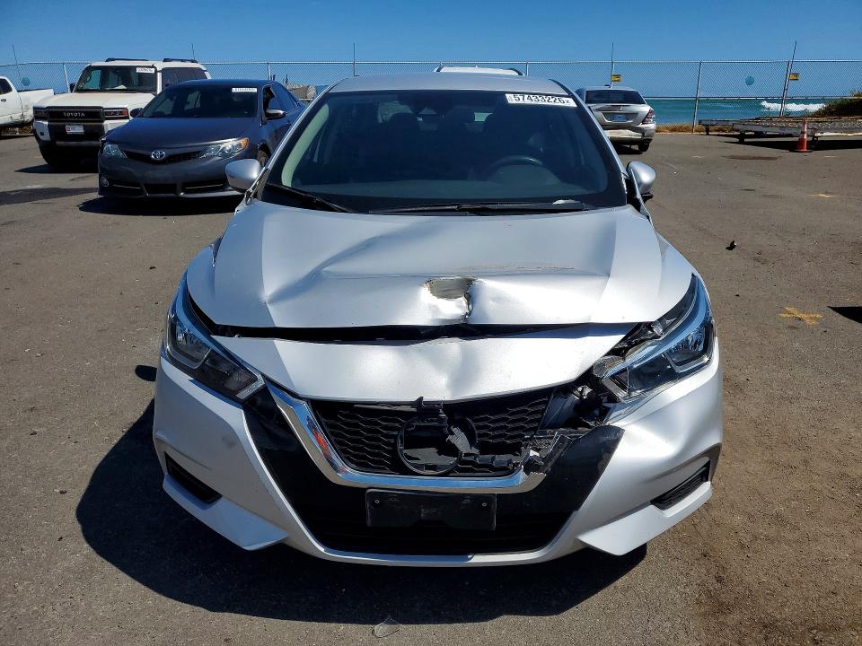 57433226 :رقم المزاد ، 3N1CN8EV3ML923800 vin ، 2021 Nissan Versa مزاد بيع