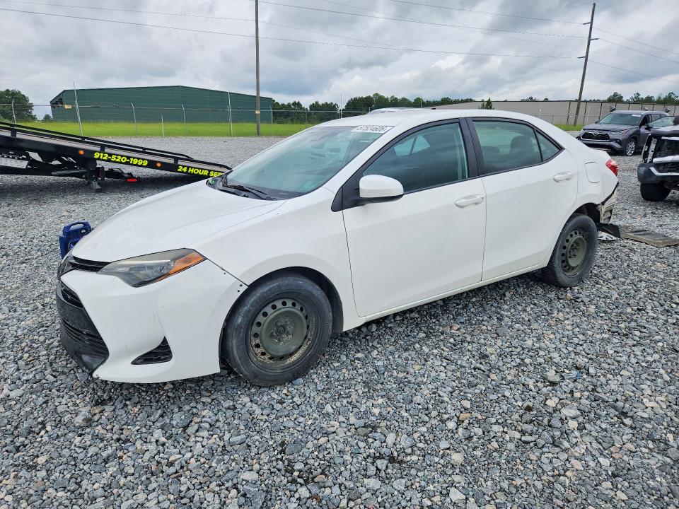57524606 :رقم المزاد ، 5YFBURHE4JP814869 vin ، 2018 Toyota Corolla مزاد بيع