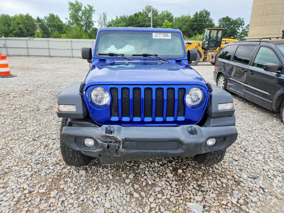 57771096 :رقم المزاد ، 1C4HJXDG6JW221505 vin ، 2018 Jeep Wrangler Unlimited مزاد بيع