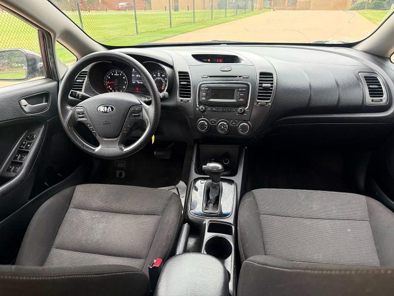 58361356 :رقم المزاد ، 3KPFK4A75HE097190 vin ، 2017 Kia Forte مزاد بيع