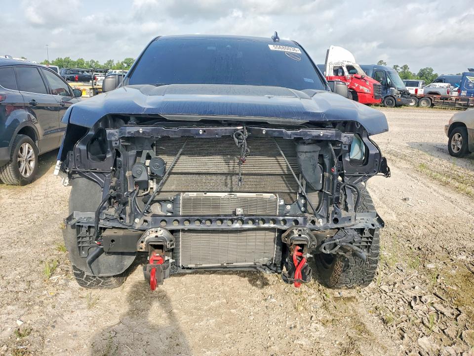 55680036 :رقم المزاد ، 1GTUUEET1NZ618999 vin ، 2022 Gmc Sierra مزاد بيع