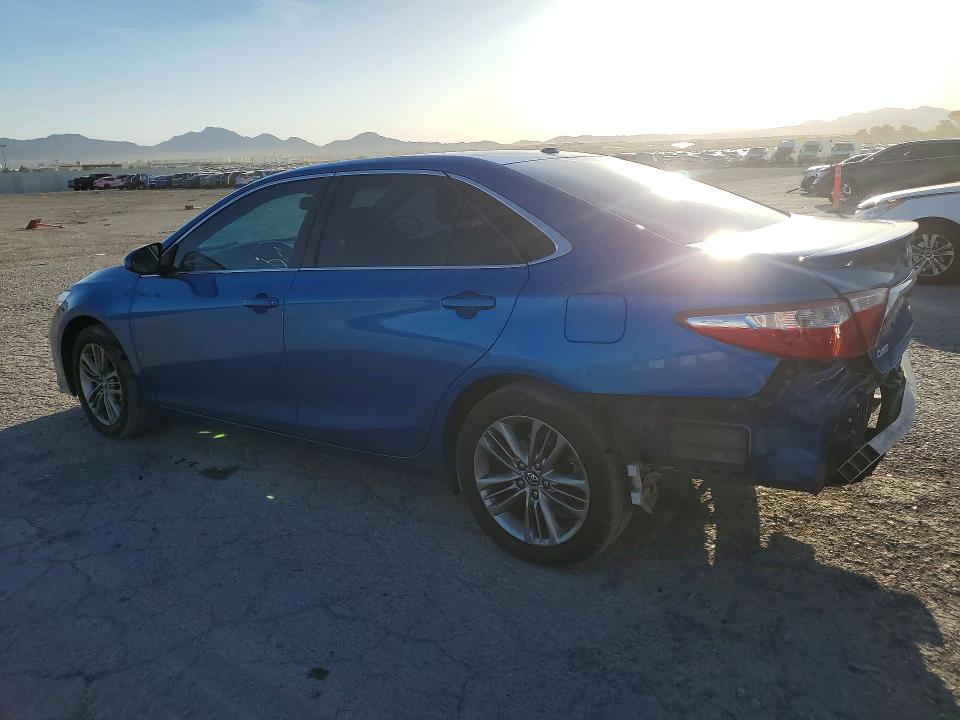 55706556 :رقم المزاد ، 4T1BF1FK3HU800877 vin ، 2017 Toyota Camry مزاد بيع