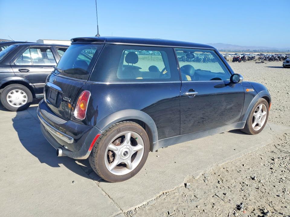 Aukcja sprzedaży 2003 Mini Cooper Base 2d Hatch, vin: WMWRC33443TE15792, numer aukcji: 57137666