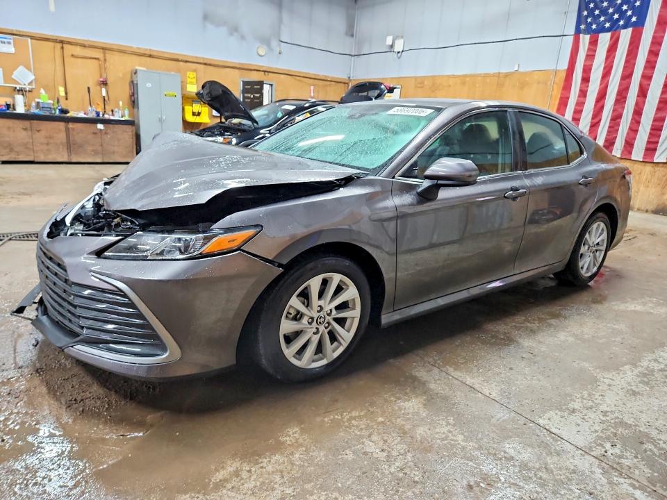 Auction sale of the 2022 Toyota Camry, vin: 4T1C11AK8NU682881, lot number: 58692006