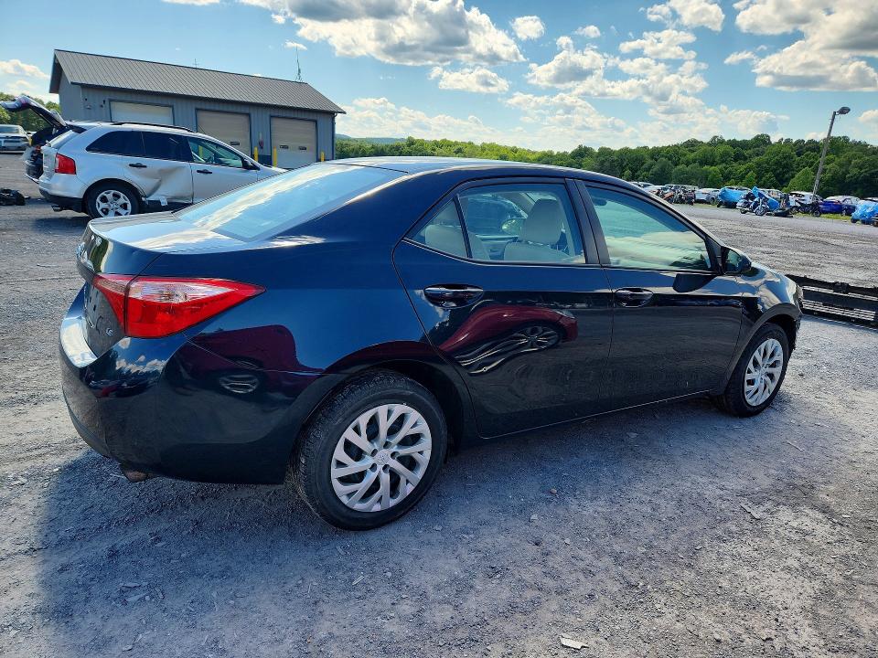 2017 Toyota Corolla მანქანა იყიდება აუქციონზე, vin: 2T1BURHE2HC925687, აუქციონის ნომერი: 57467466