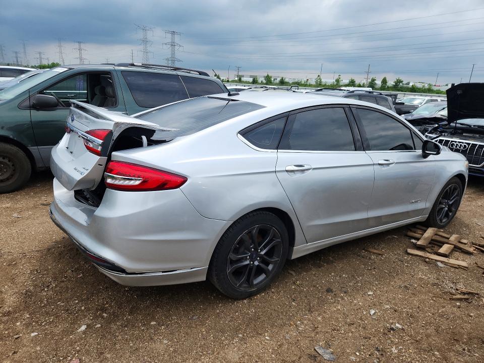 56589216 :رقم المزاد ، 3FA6P0LU2JR219361 vin ، 2018 Ford Fusion مزاد بيع