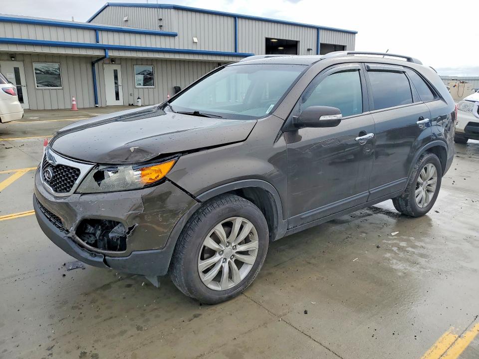 2011 Kia Sorento მანქანა იყიდება აუქციონზე, vin: 5XYKU3A14BG147389, აუქციონის ნომერი: 56575236