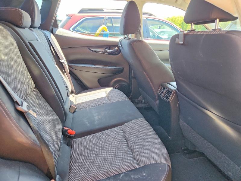 56429496 :رقم المزاد ، JN1BJ1CP1HW009290 vin ، 2017 Nissan Rogue Sport مزاد بيع