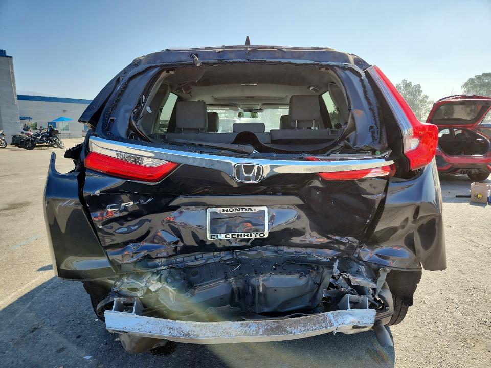 57868886 :رقم المزاد ، 7FARW1H55JE015175 vin ، 2018 Honda Cr-v مزاد بيع