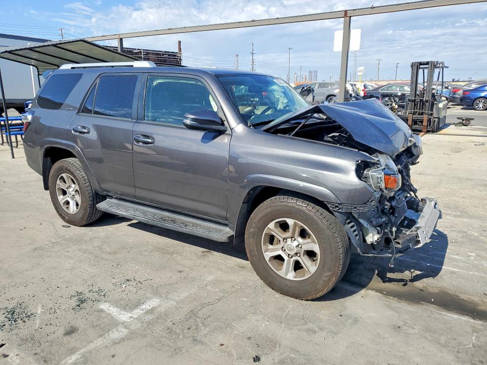 Продажа на аукционе авто 2018 Toyota 4runner, vin: JTEZU5JR5J5182624, номер лота: 58331546