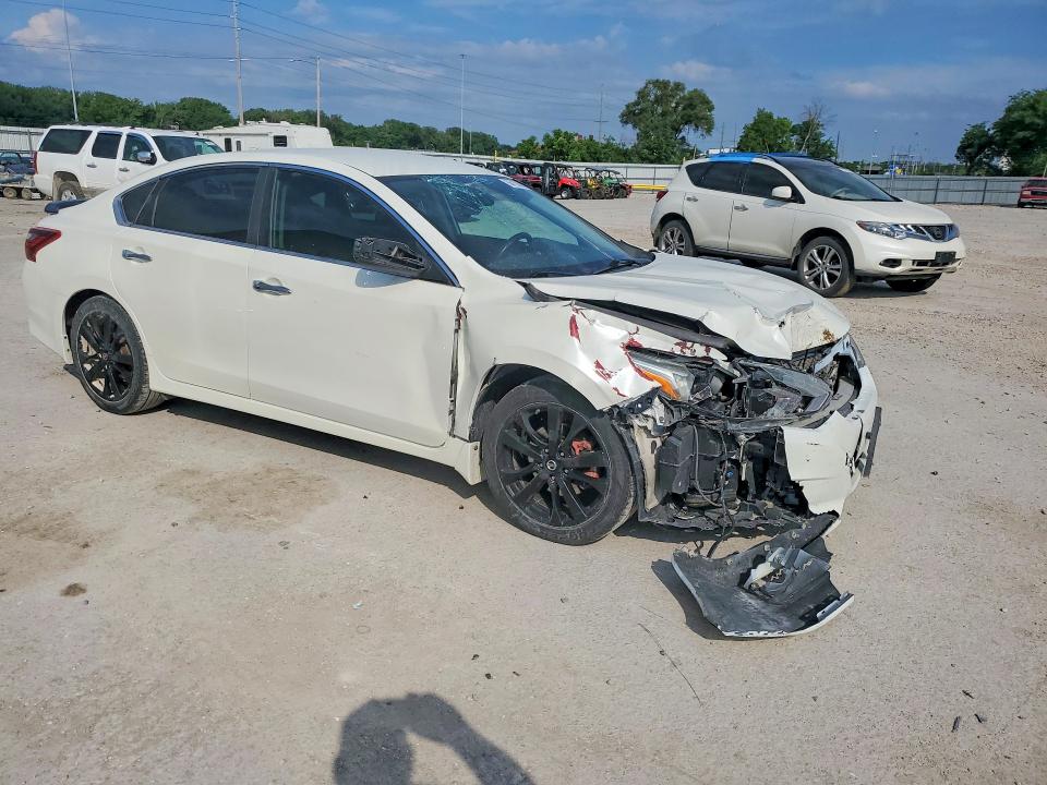 2018 Nissan Altima მანქანა იყიდება აუქციონზე, vin: 1N4AL3AP0JC269565, აუქციონის ნომერი: 56103916