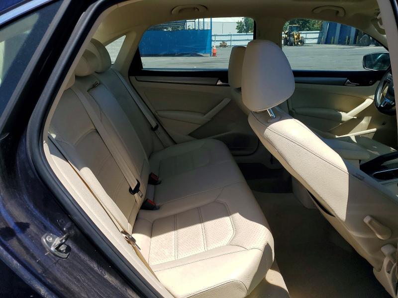 58267176 :رقم المزاد ، 1VWBN7A37EC052434 vin ، 2014 Volkswagen Passat مزاد بيع
