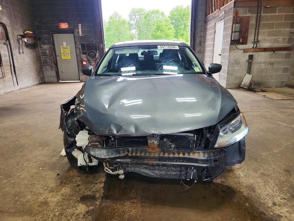 55718896 :رقم المزاد ، 3VWDP7AJ7DM420321 vin ، 2013 Volkswagen Jetta مزاد بيع