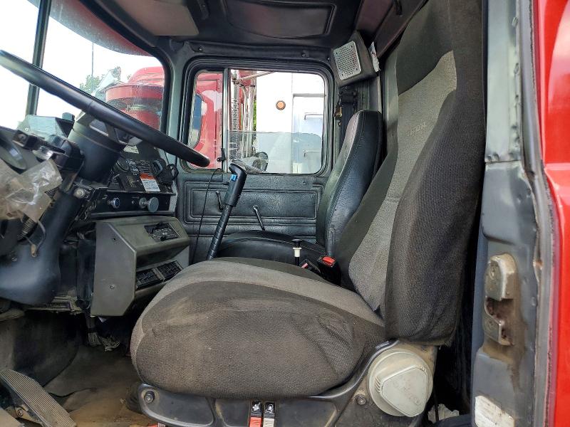 54810646 :رقم المزاد ، 1M2P267C9YM053730 vin ، 2000 Mack Rd600 مزاد بيع