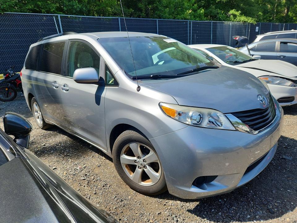 Aukcja sprzedaży 2014 Toyota Sienna, vin: 5TDKK3DC8ES489776, numer aukcji: 56278656
