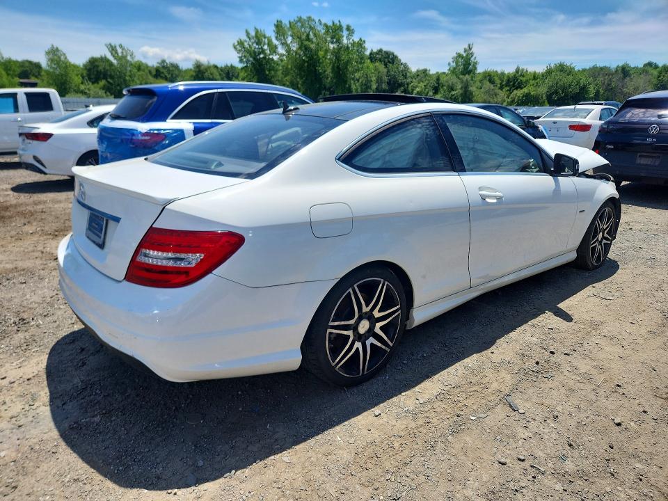 Продажа на аукционе авто 2014 Mercedes-benz C, vin: WDDGJ4HBXEG289918, номер лота: 56570786