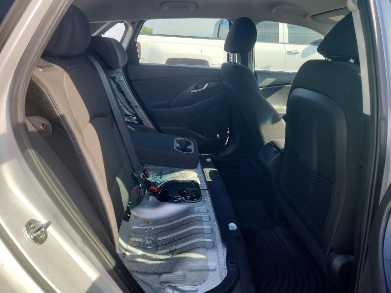 Продаж на аукціоні авто 2018 Hyundai Elantra Gt, vin: KMHH35LE9JU027914, номер лоту: 55777326