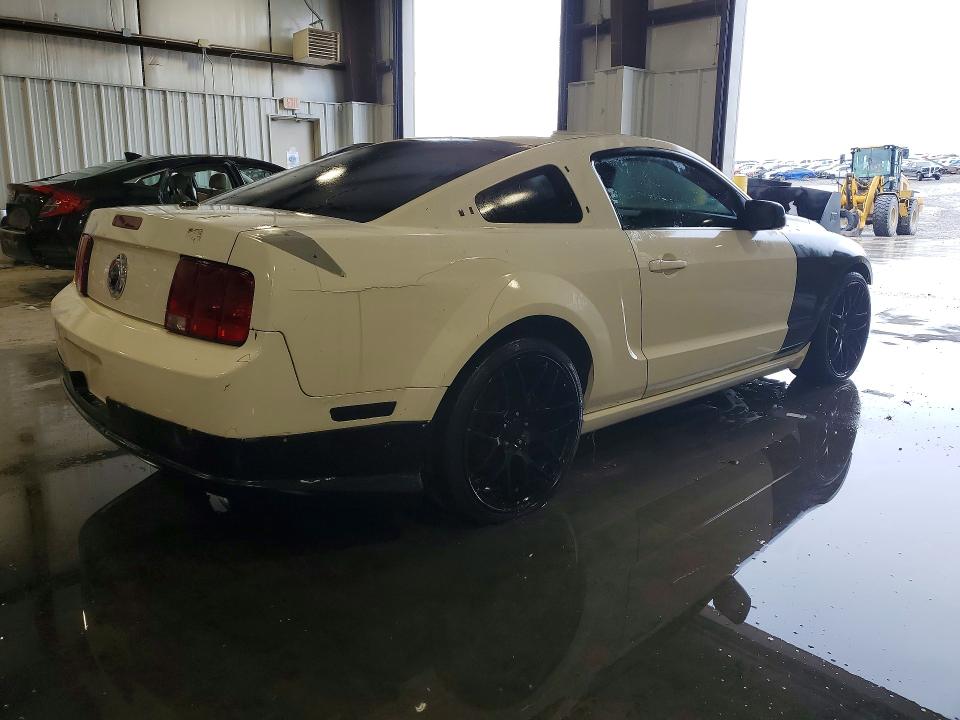 58907506 :رقم المزاد ، 1ZVHT82HX85184256 vin ، 2008 Ford Mustang مزاد بيع