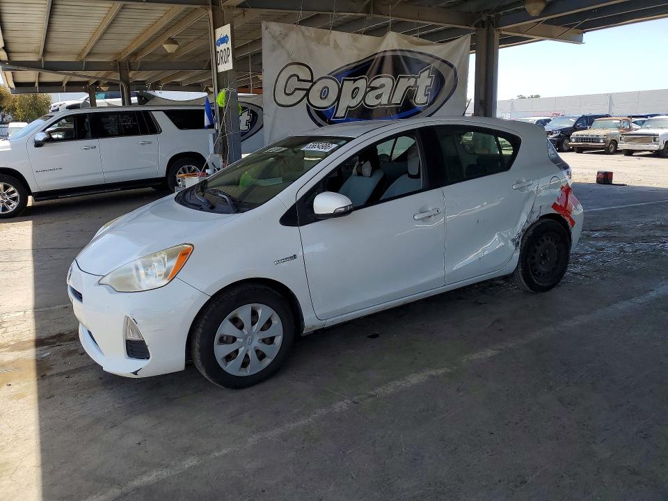 Auction sale of the 2013 Toyota Prius C, vin: JTDKDTB36D1533962, lot number: 55654986
