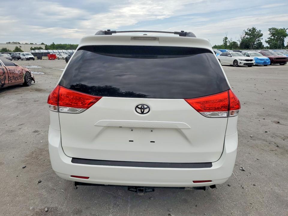 2014 Toyota Sienna მანქანა იყიდება აუქციონზე, vin: 5TDYK3DCXES438287, აუქციონის ნომერი: 55024566
