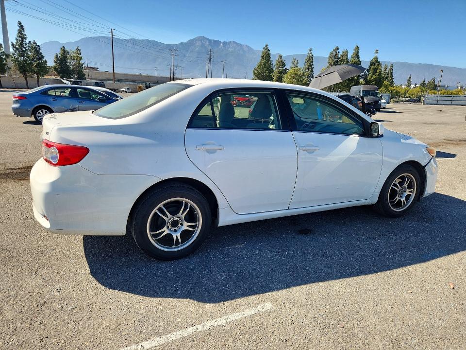 2013 Toyota Corolla მანქანა იყიდება აუქციონზე, vin: JTDBU4EE4DJ118576, აუქციონის ნომერი: 55798326