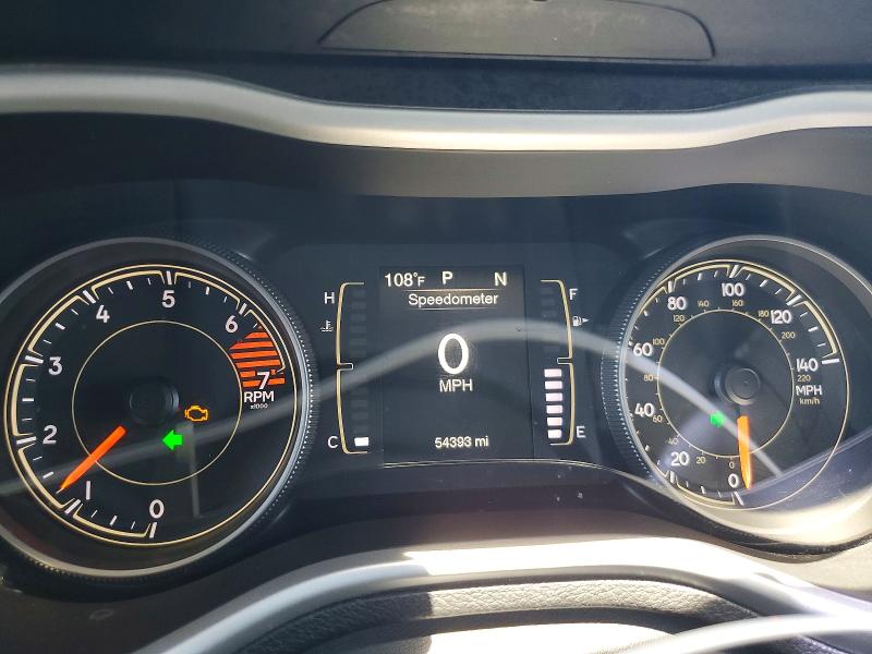 58228626 :رقم المزاد ، 1C4PJMCB2JD609567 vin ، 2018 Jeep Cherokee مزاد بيع
