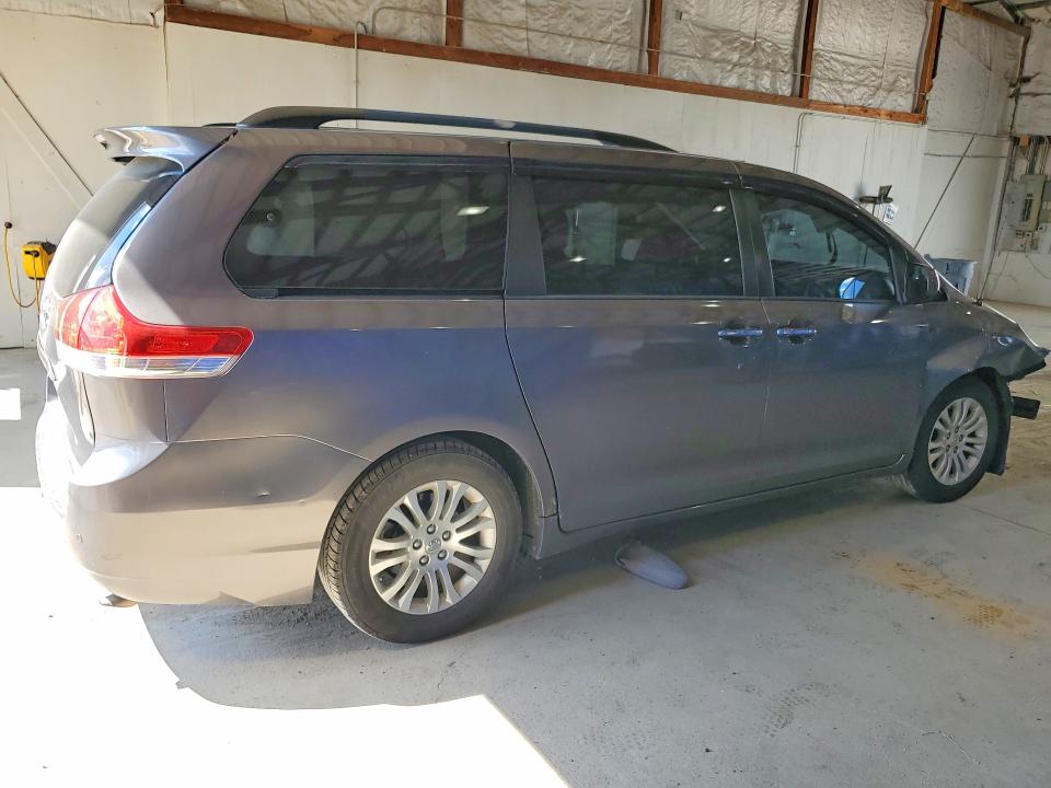 2014 Toyota Sienna მანქანა იყიდება აუქციონზე, vin: 5TDYK3DC8ES473121, აუქციონის ნომერი: 57533006