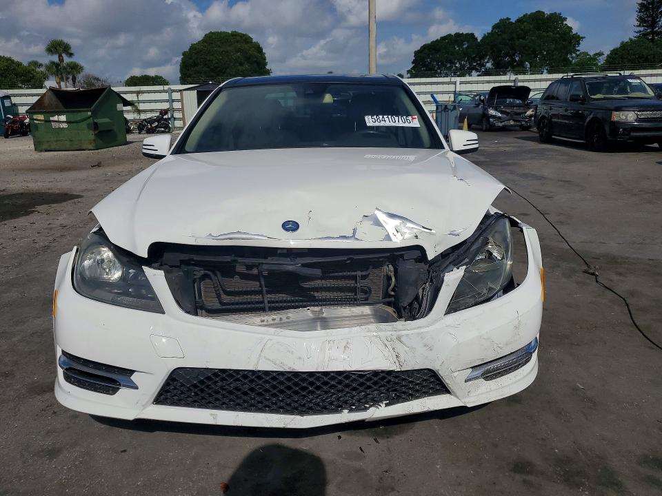 58410706 :رقم المزاد ، WDDGF4HB3EG226113 vin ، 2014 Mercedes-benz C مزاد بيع