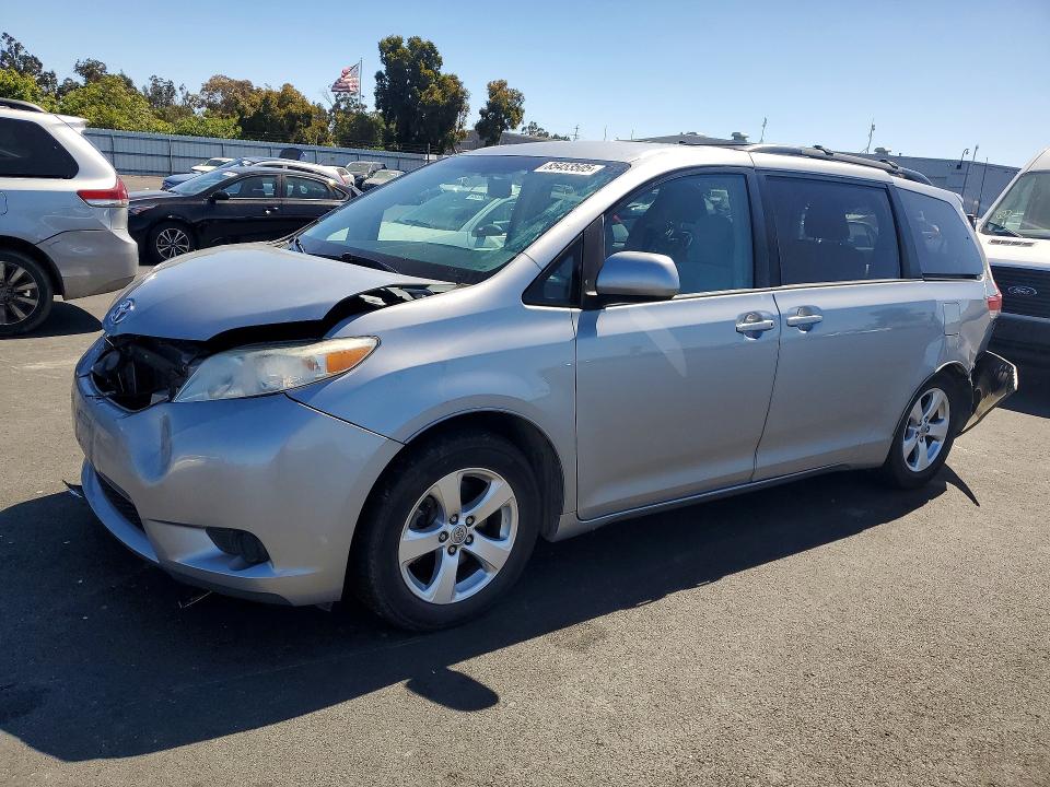 Auction sale of the 2013 Toyota Sienna, vin: 5TDKK3DC2DS355621, lot number: 85453505