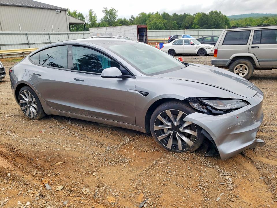 57318986 :رقم المزاد ، 5YJ3E1EAXTF183001 vin ، 2026 Tesla Model 3 مزاد بيع