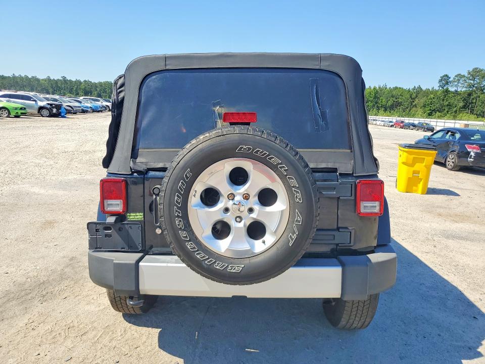 56127226 :رقم المزاد ، 1C4BJWEG2FL560950 vin ، 2015 Jeep Wrangler Unlimited مزاد بيع