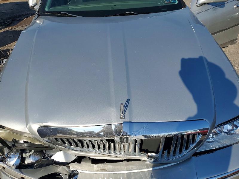 2003 Lincoln Town Car მანქანა იყიდება აუქციონზე, vin: 1LNHM83W73Y608220, აუქციონის ნომერი: 56494046